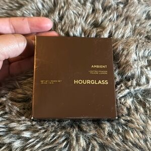 hourglass lighting powder